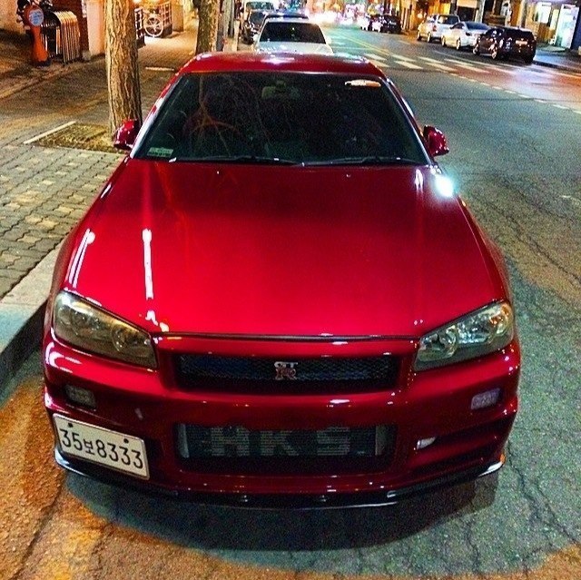 Nissan Skyline GT-R R34 - 2