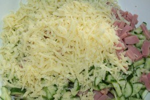 Салат «Неженка».Вкусный праздничный салатик, нежный, но пикантный за счет чесночка.Ингредиенты:400 ... - 4