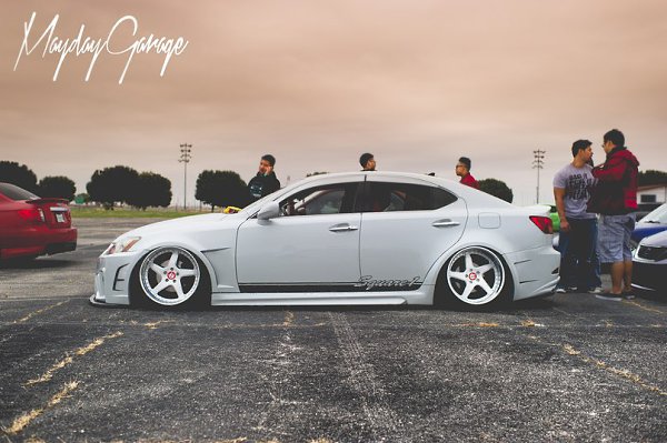 Lexus IS.