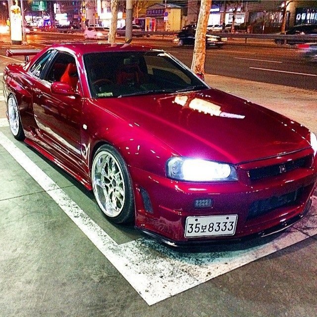 Nissan Skyline GT-R R34 - 5