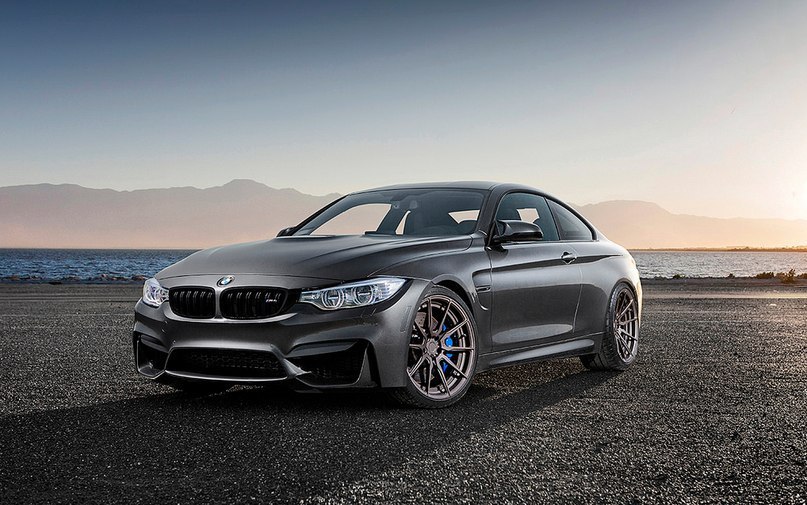 BMW M4.