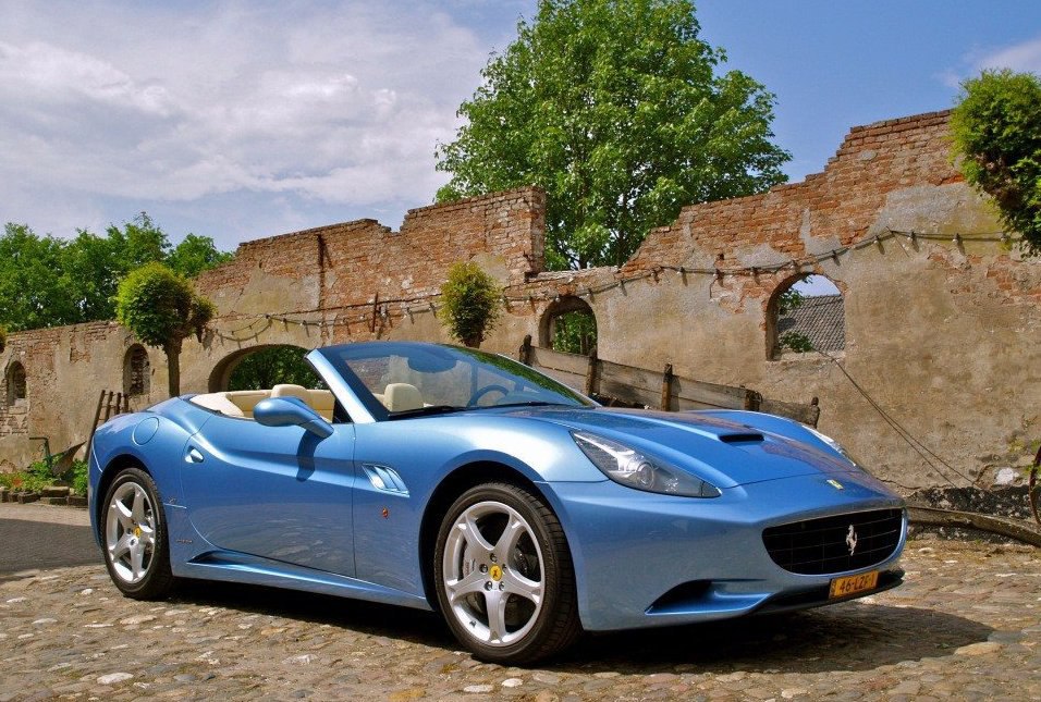 Ferrari California