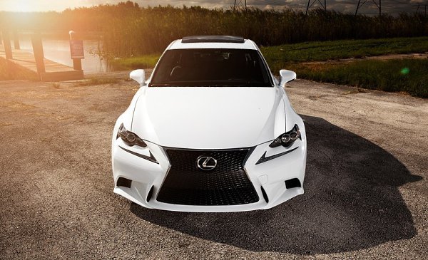 Lexus IS 250 F-Sport.