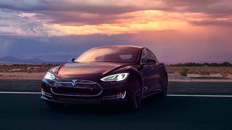  4     Tesla  .