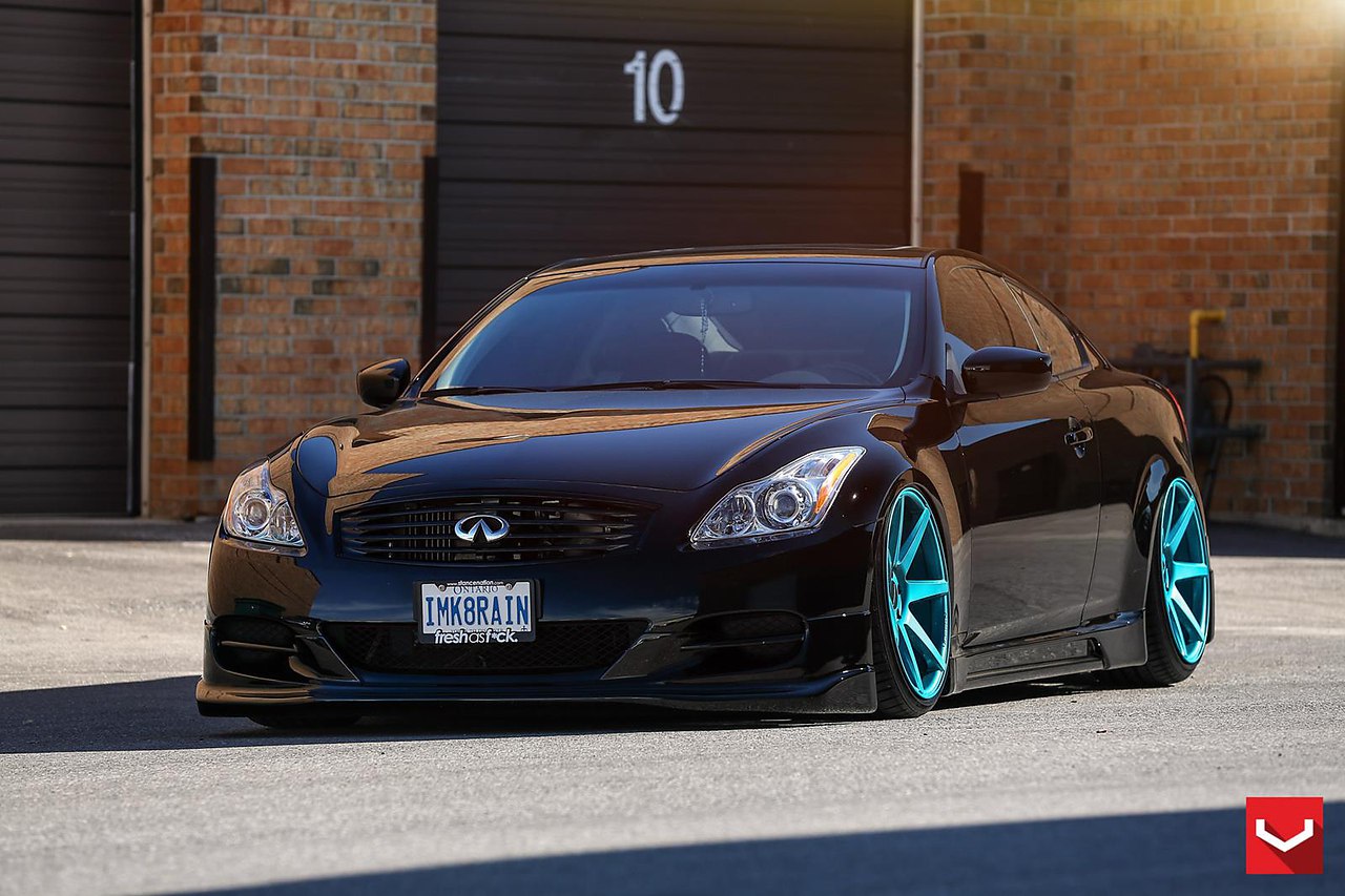 Infiniti g37 Black