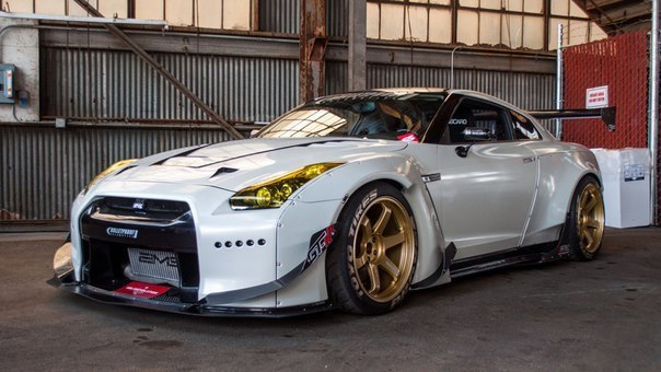 Nissan GT-R