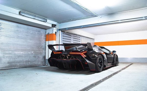 Lamborghini Veneno Roadster. - 9