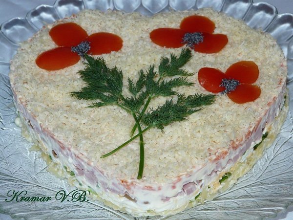 Слоёный салат с грибами "Маки" Нам потребуется: картофель 2 шт(сварить) морковь 1 ...