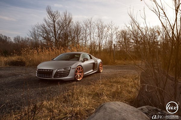 Audi R8.