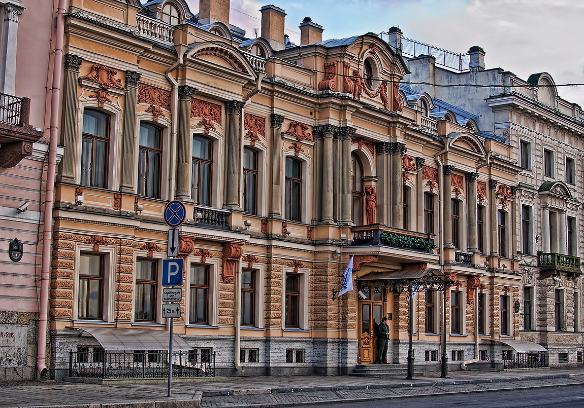 Театр княгини. Особняк Паскевича на английской набережной. СПБ английская набережная 8. Английская набережная 8 дворец. Особняк Паскевичей английская наб 8.