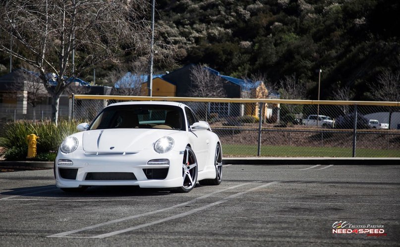 Porsche 911 Carrera S - 8