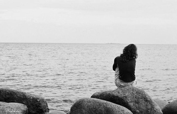 Бывает так, что хочется забыться, Куда-нибудь подальше убежать. От мира ненадолго отлучиться И ...