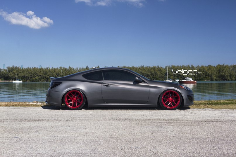 Hyundai Genesis Coupe. - 2