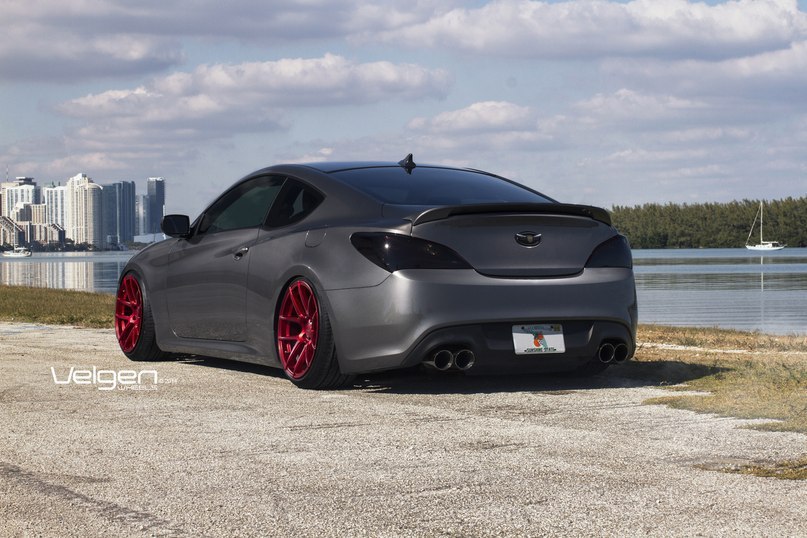 Hyundai Genesis Coupe. - 3