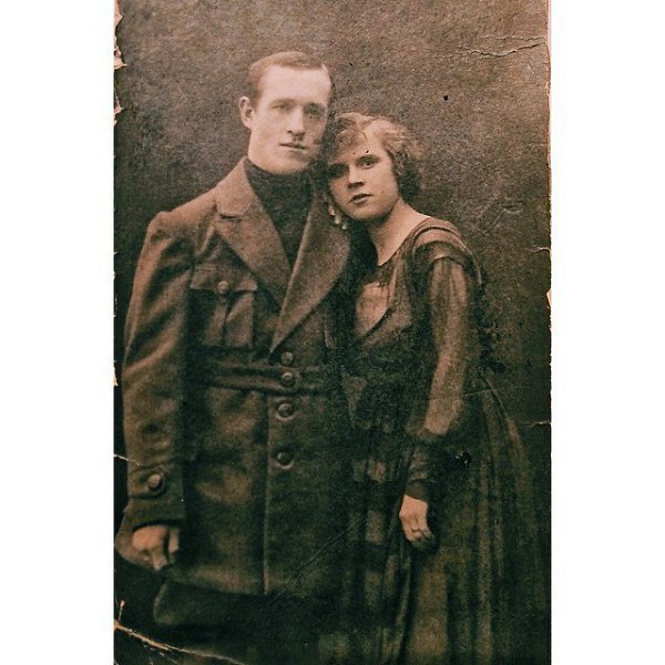 Мой прадед Даниил Павлович и прабабушка Евгения Петровна в феврале 1922 года. Петроград. Видимо на ...