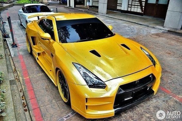 Nissan GT-R