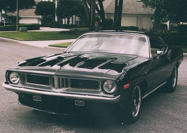 Plymouth Cuda - 4