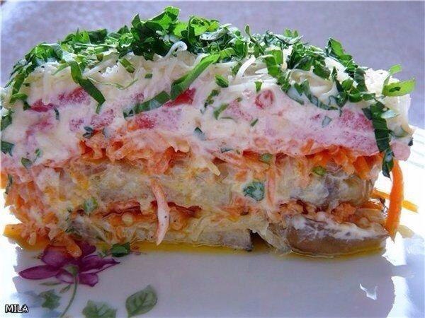 Салат "Баклажанный рай" Вкусный, легкий, овощной. Ингредиенты: 2 баклажана, 2 луковицы, 3 ...