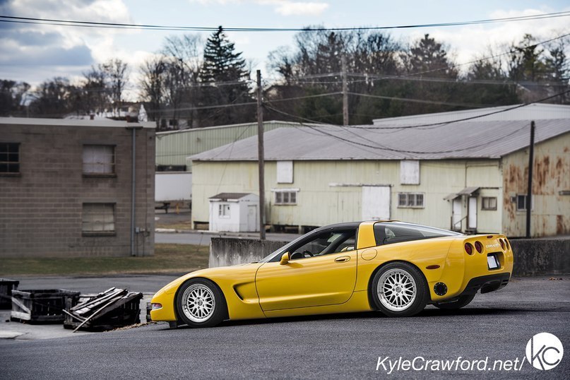 Chevrolet Corvette. - 3