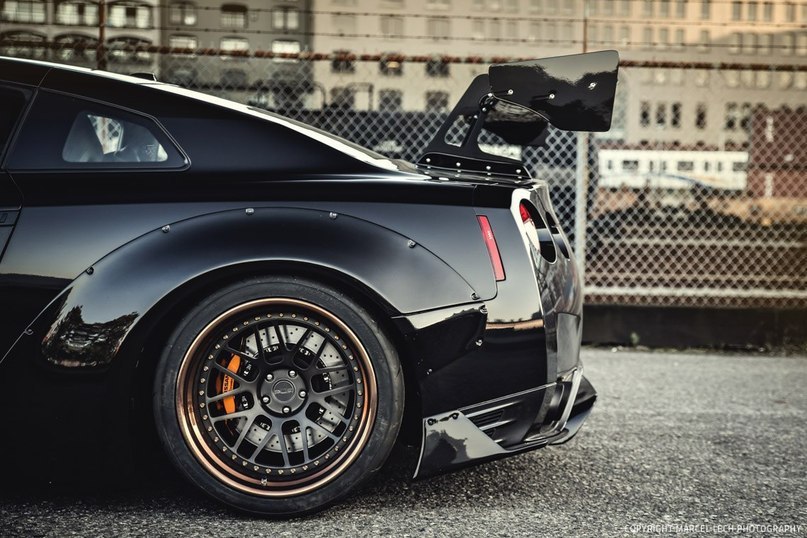 Black LibertyWalk Nissan R35 GTR - 9