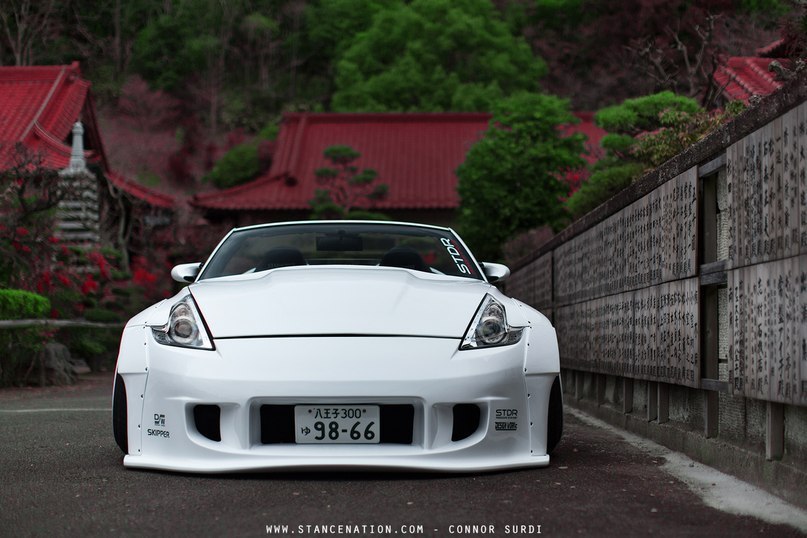 Nissan Fairlady Z Roadster.
