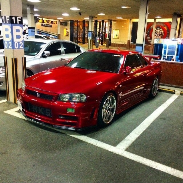 Nissan Skyline GT-R R34 - 6