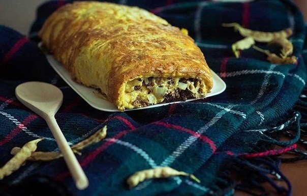Рецепт кабачкового рулета.Ингредиенты:Кабачки — 1 кг Яйца куриные — 4 шт.Сметана — 6 ст. л.Сода — 1 ...
