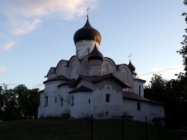 Церковь Василия Великого на Горке. Храм Василия Великого был поставлен близ стены Среднего города ...