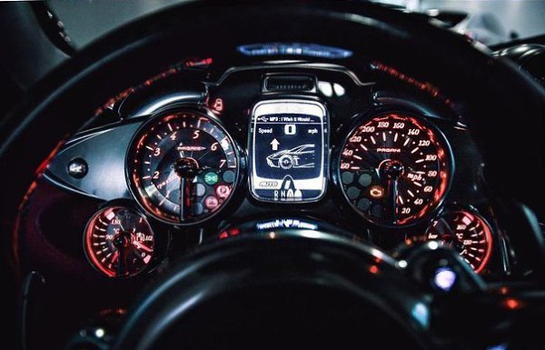 Pagani Huayra 