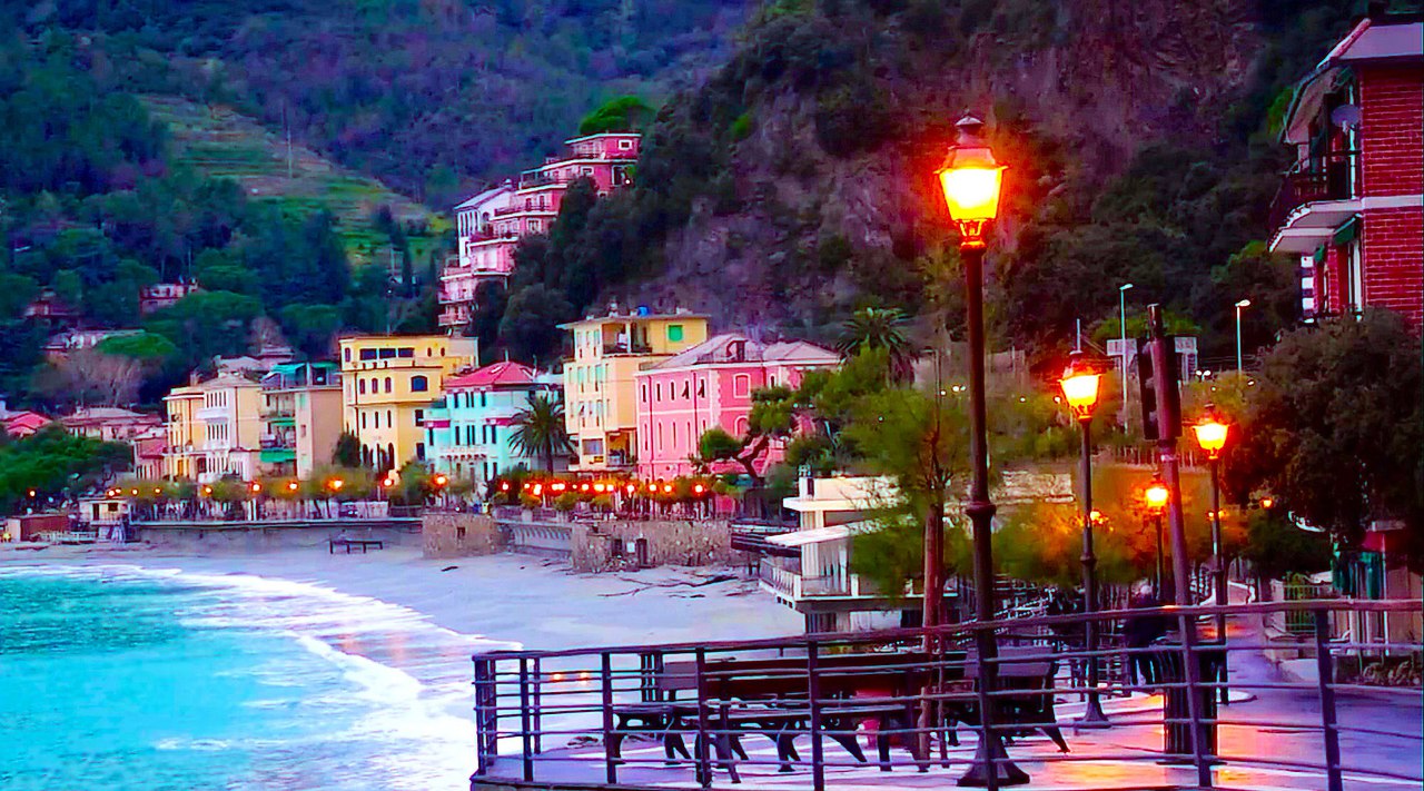 -:   .  - (Cinque Terre),   ... - 5