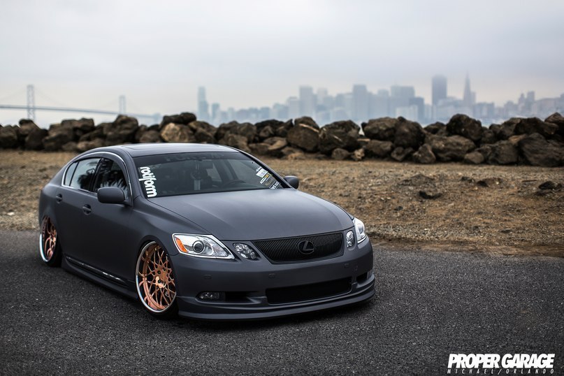 Lexus GS.