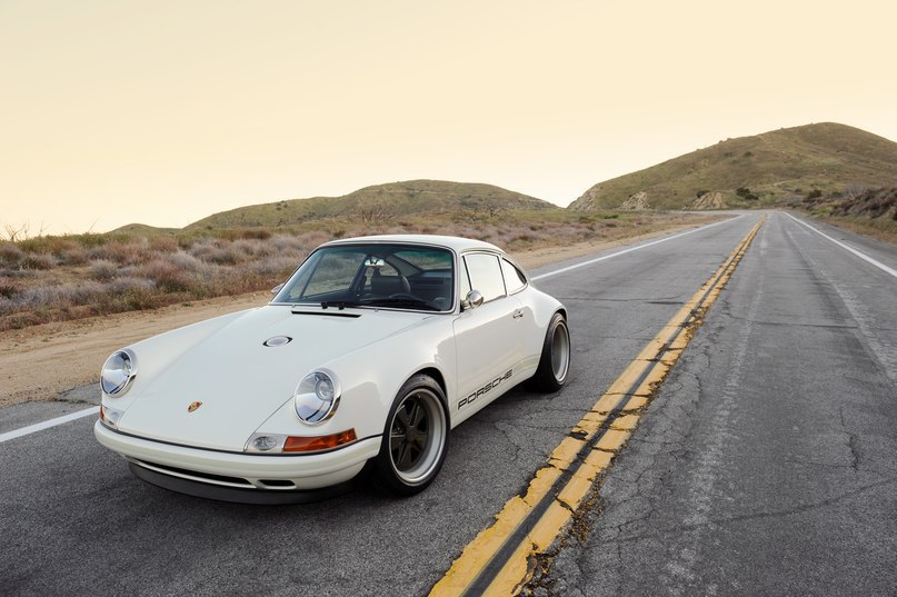 Porsche 911 Singer.