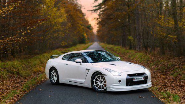 Nissan GT-R