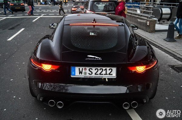 Jaguar F-TYPE R Coup