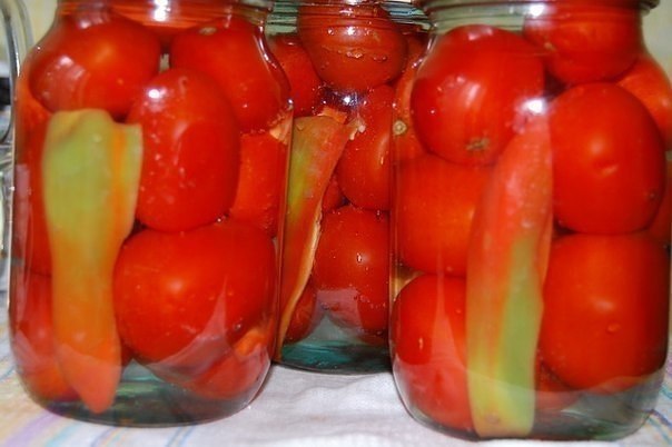 Помидоры маринованные сладкие.На 3х л банку:помидоры крепкие мясистые 1,5-2 кг (зависит о размера),1 ...
