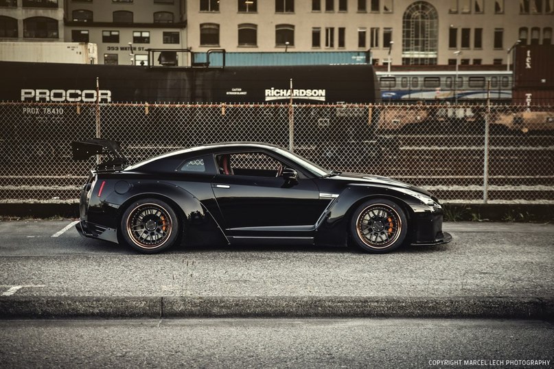 Black LibertyWalk Nissan R35 GTR - 6