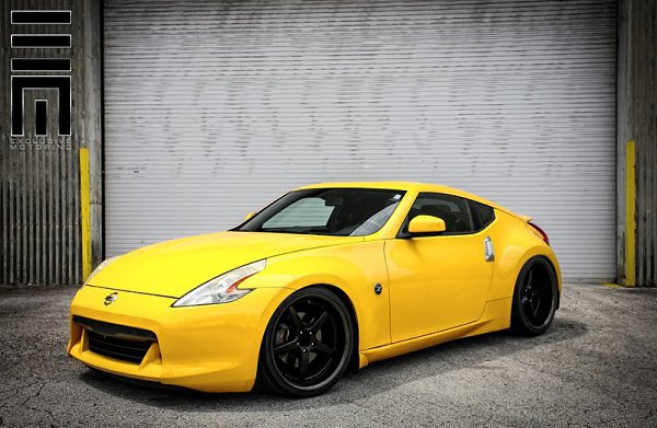 Nissan 370Z.