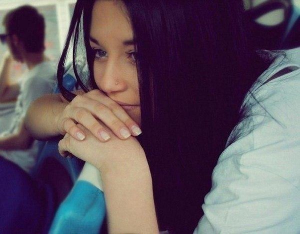- Любишь его? - Да. - А он? - А что он? Я ему не нужна, увы. - Почему ты так спокойно об этом ...