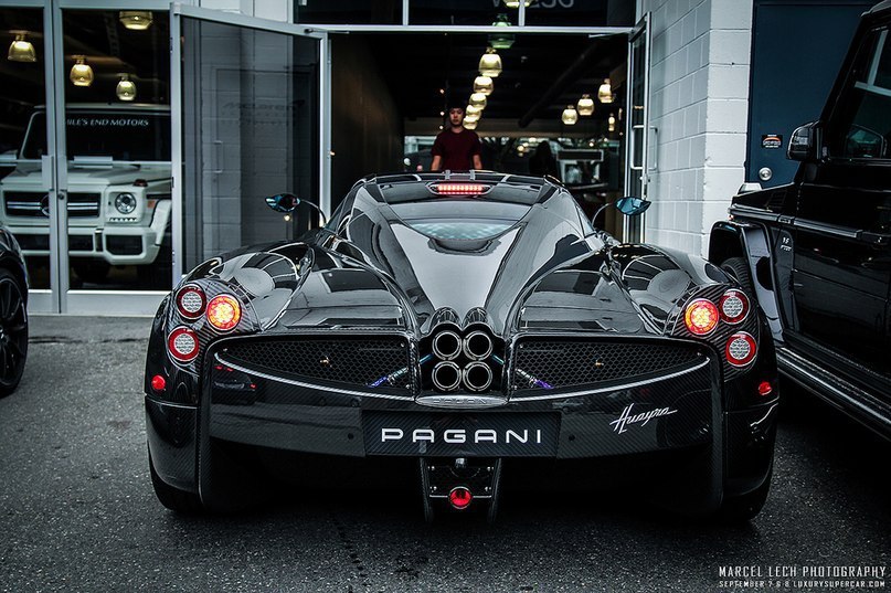 Pagani Huayra.