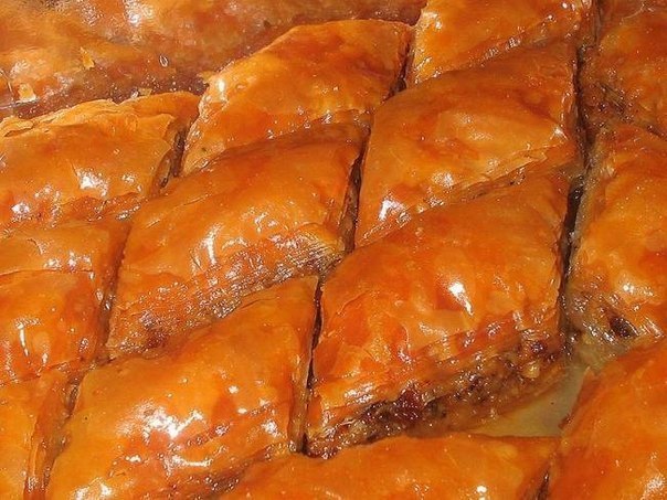 Пахлава. Готовить пахлаву не так уж и сложно. Для этой вкуснятины нам необходимы следующие продукты: ...