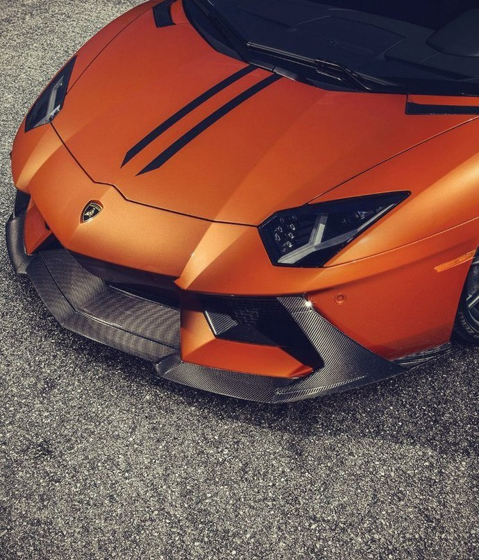 Lamborghini Aventador - 4