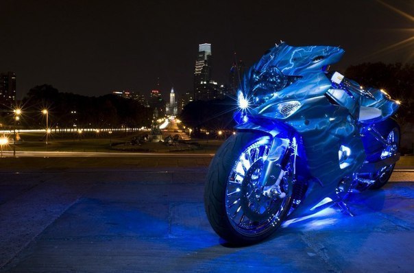 Custom GSXR 1000 - 3