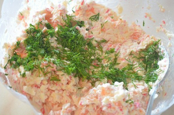Сырные шарики с крабовыми палочками. Закуска из крабового мяса (или палочек) очень популярна. ... - 6