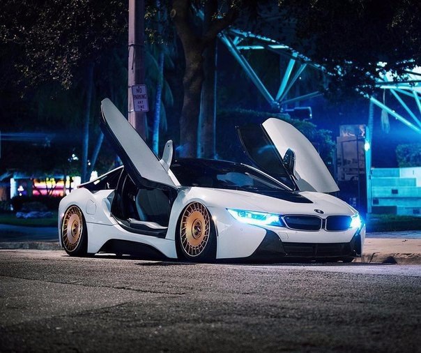  BMW i8