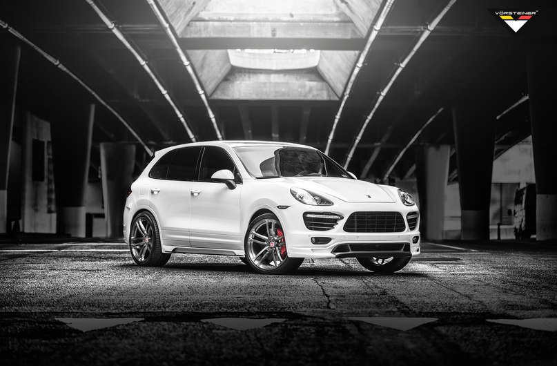 Porsche Cayenne Turbo. - 6