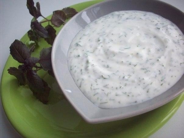 Укропно-йогуртовый соус для рыбы.Указанных продуктов для соуса хватит на 2-3 порции блюда. Мне очень ...