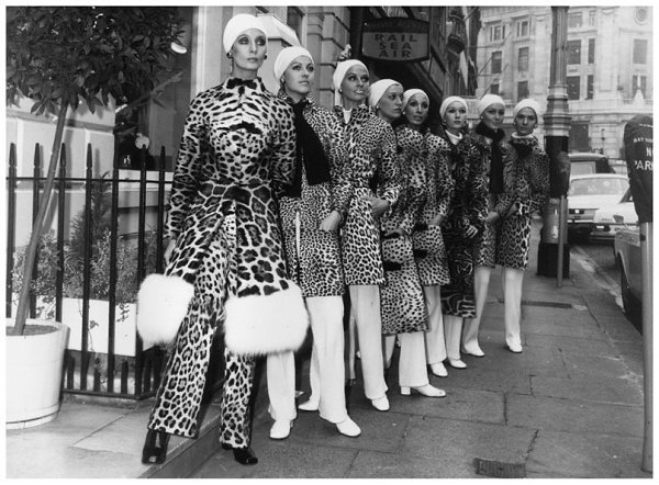   Christian Dior, 1969 .