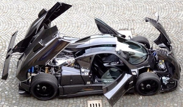 Pagani Zonda 760RS.