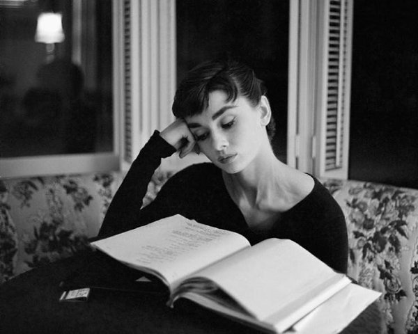 Катастрофы в отношениях начинаются в тот момент, когда один считает, что их отношения прекрасны, а ...