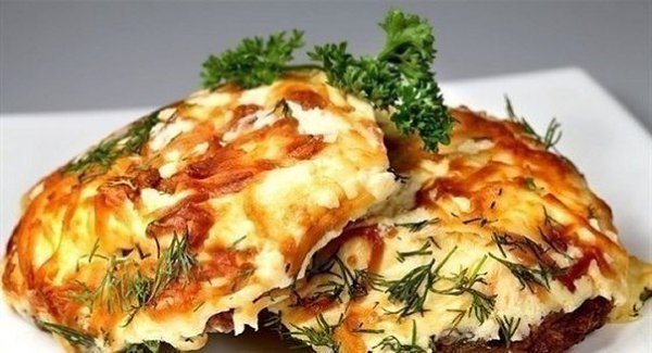 МЯСО ПО-ФРАНЦУЗСКИ С ГОРЧИЧНЫМ СОУСОМ .ИНГРЕДИЕНТЫ: Мякоть свинины — 500 г  Лук — 2 головки  ...